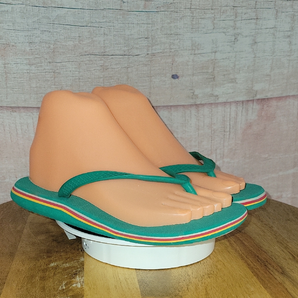 Sanuk Green Flip Flops